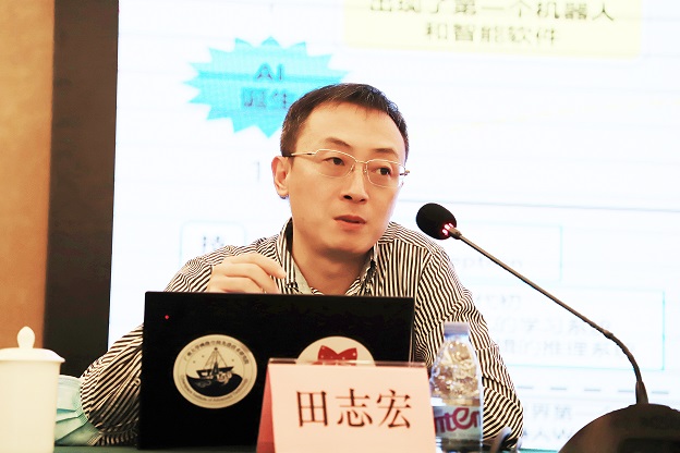 田院长授课.JPG