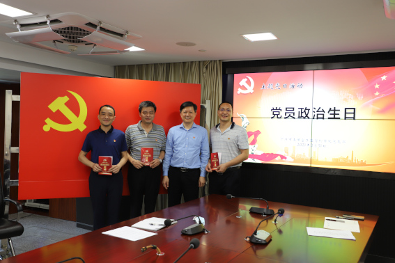 发放贺卡.jpg