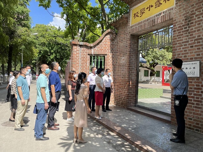 市委保密办一行参观广东省红色革命遗址松露小学。.jpg